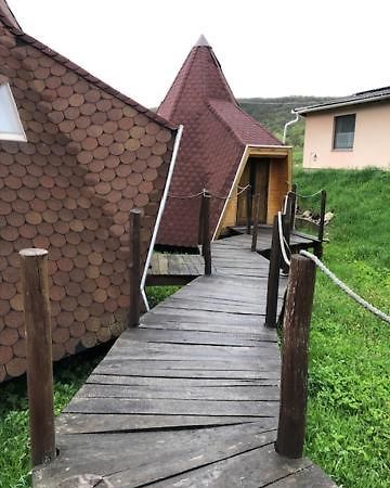 Nadas Fogado Es Panzio Teresztenye Buitenkant foto